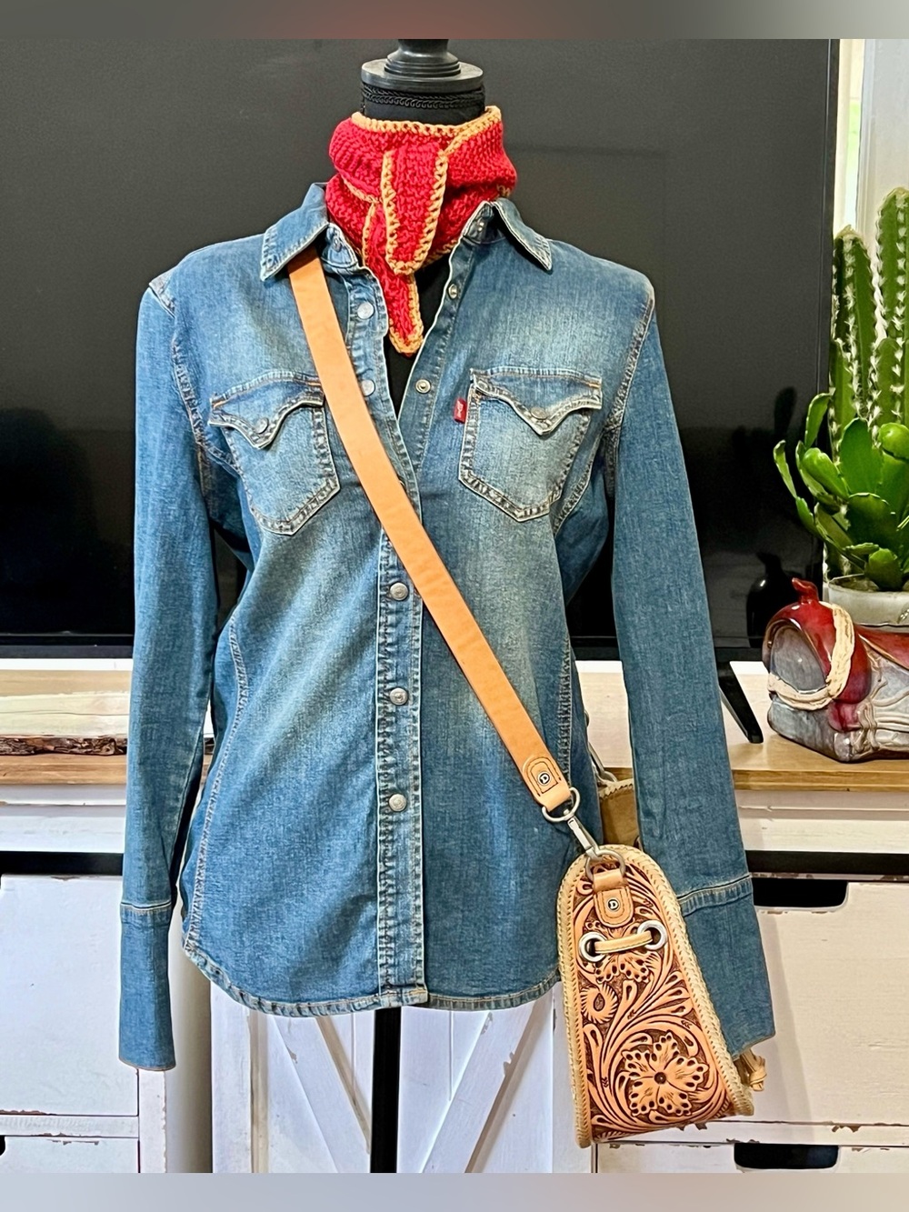 Vintage Levi’s Denim Shirt Size Small